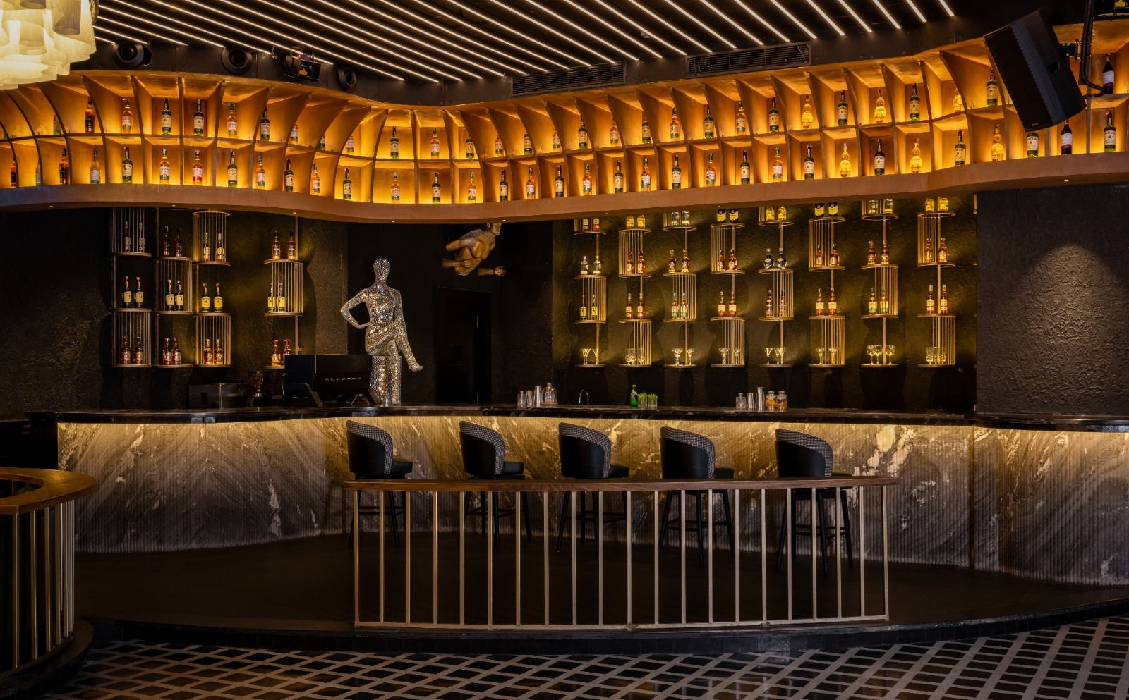 F-Lounge by FTV — main bar
