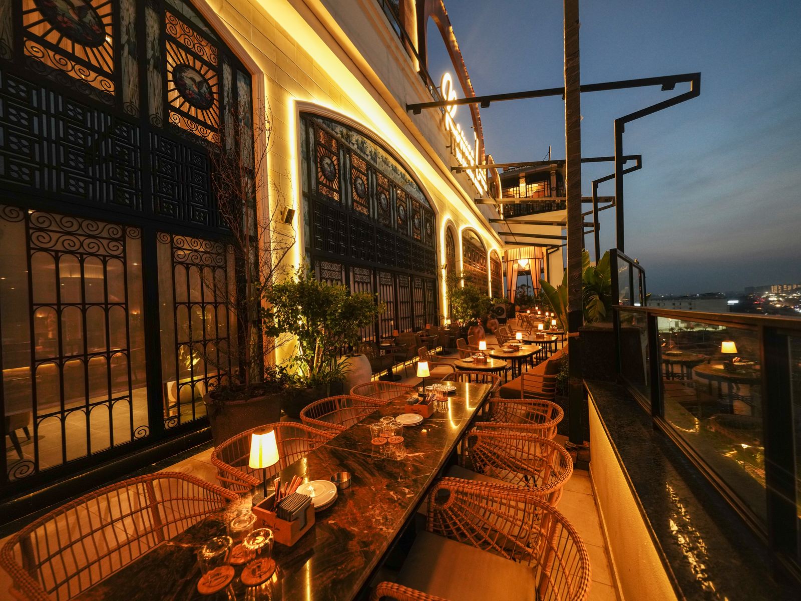Romeo Lane interior β bar and mezzanine